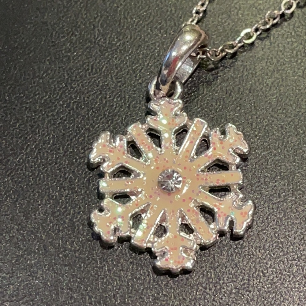 Iridescent Baby Pink Snowflake Necklace 16-18” vintage